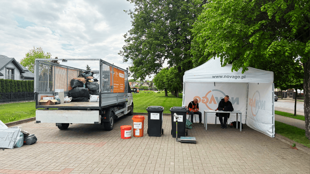 Mobilny mini PSZOK działał przy ulicy Kopernika w Mławie